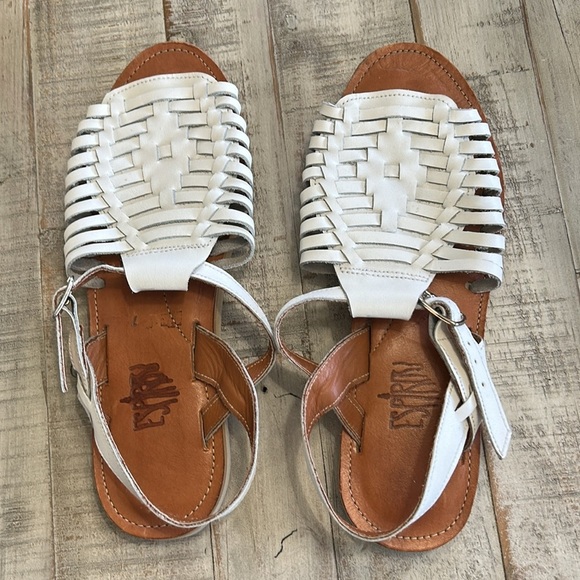 ESPIRITU HUARACHE LEATHER BUCKLE UP WHITE SANDAL SIZE 8 - Picture 2 of 10